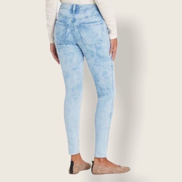 UNIVERSAL THREAD High Rise Light Acid Wash Jeans - Picture 2 of 10